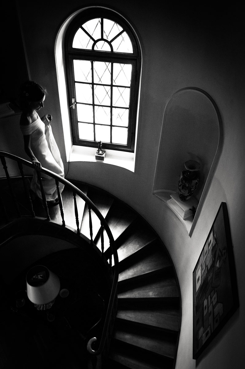 Sposa che scende le scale